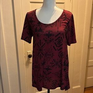 LuLaRoe Maroon Geometric Short Sleeve Top